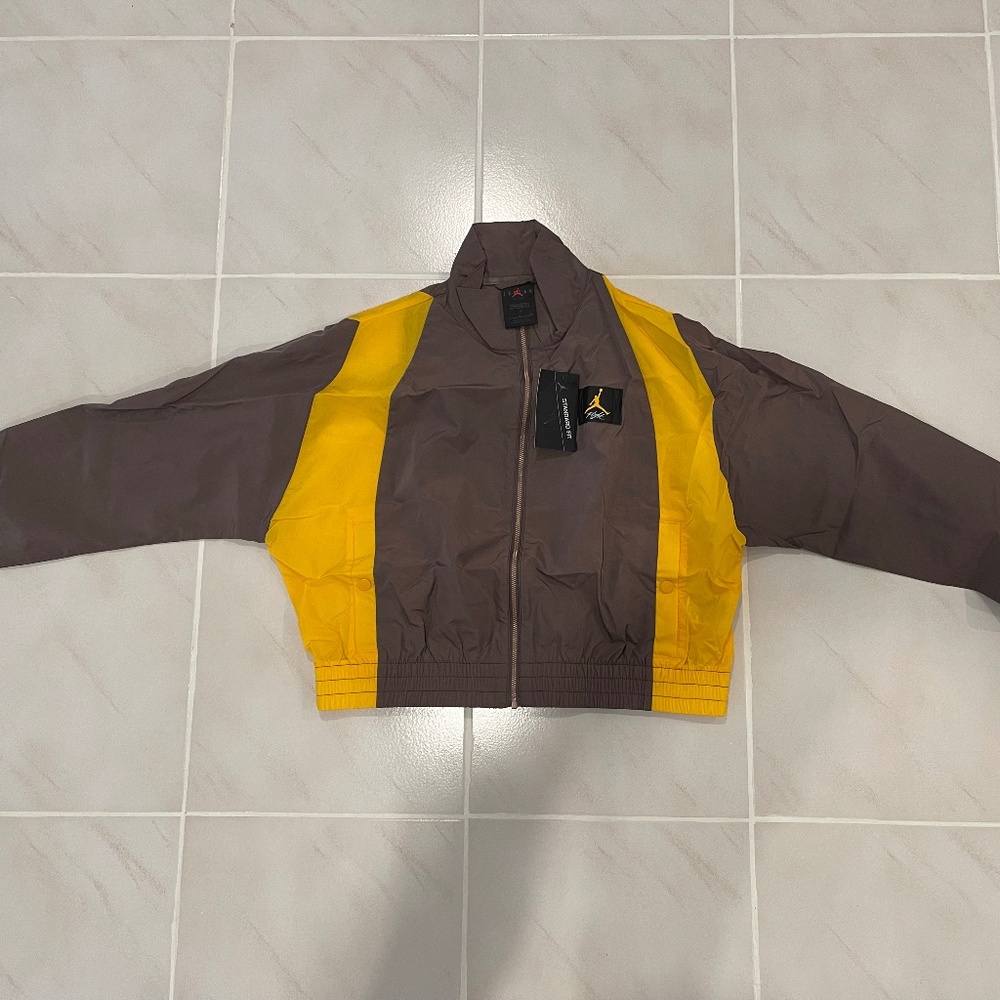 Jordan Women's Woven Jacket (Brown/Yellow)
